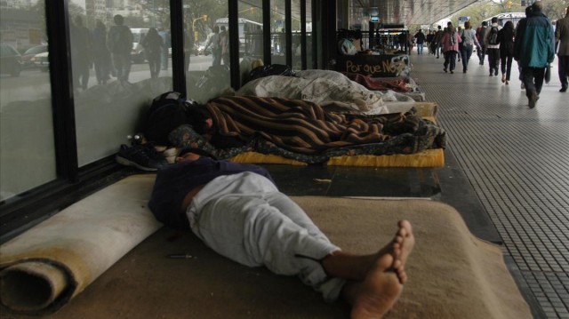 duermen en la calle