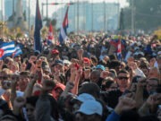 CUBA VENCERÁ: La necedad de vivir sin tener precio